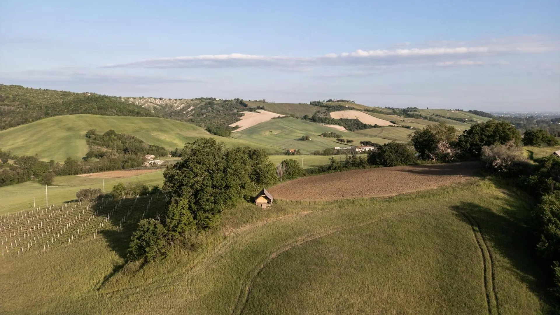 Agriturismo Glamping Pettirosso فراتّا تيرمي