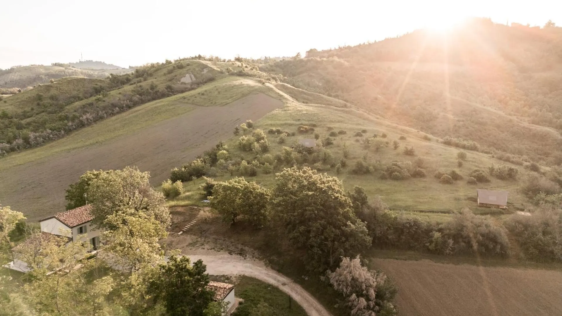 Agriturismo Glamping Pettirosso فراتّا تيرمي خيمة فخمة