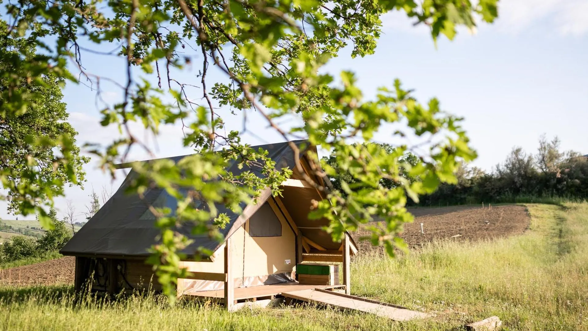 Agriturismo Glamping Pettirosso فراتّا تيرمي 0*,