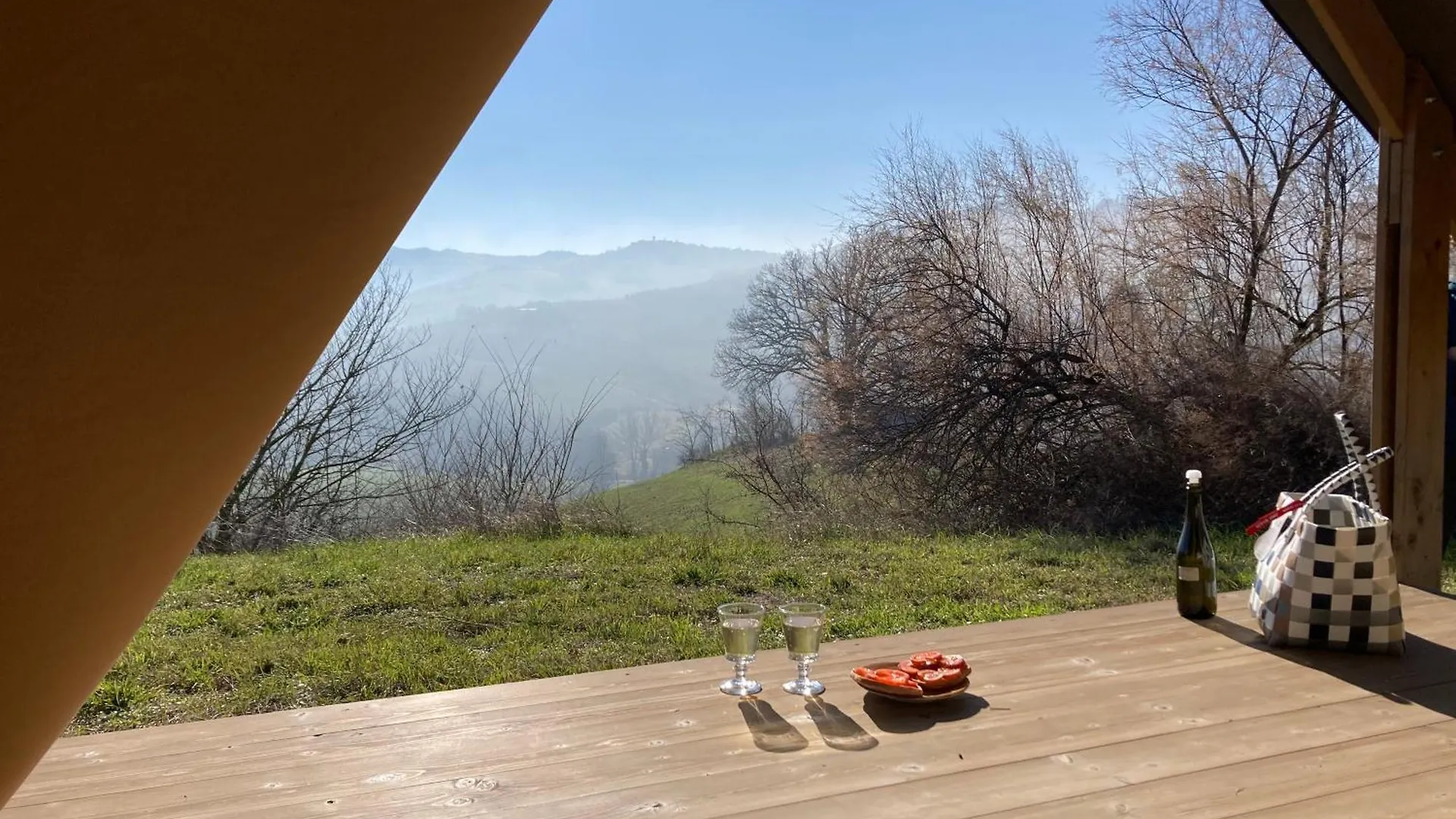 Luxury tent Agriturismo Glamping Pettirosso Polenta Italy